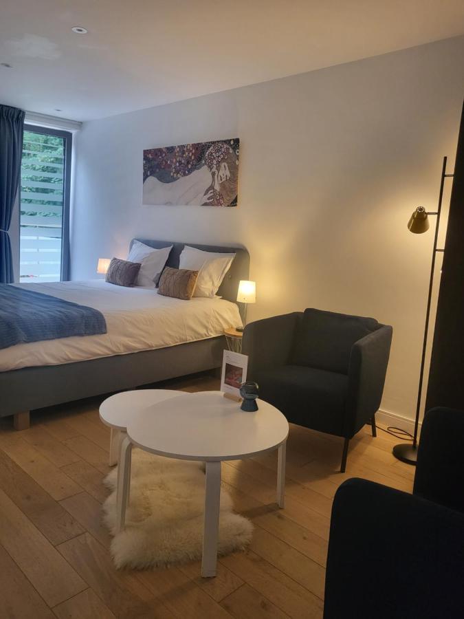 Table Et Chambre Particuliere Mons  Exterior foto